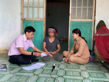 Hội Liên hiệp Phụ nữ xã Lộc Thịnh, huyện Lộc Ninh làm tốt công thác ủy thác cho vay giúp hội viên phát triển kinh tế.