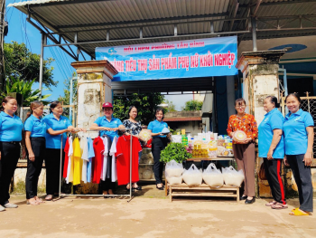 Hội LHPN phường Tân Bình, thành phố Đồng Xoài ra mắt  gian hàng kết nối tiêu thụ sản phẩm phụ nữ khởi nghiệp