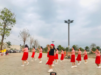 Hội LHPN xã Tiến Hưng tổ chức giao lưu dân vũ kỷ niệm 93 năm Ngày thành lập Đảng Cộng sản Việt Nam