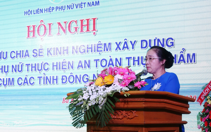 Phó Chủ tịch Thường trực Hội LHPN Việt Nam Hoàng Thị Ái Nhiên Dự và phát biểu chỉ đạo Hội nghị
